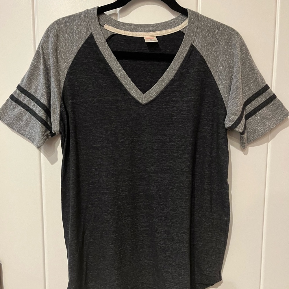 Homage Dark Gray and Light Gray V-Neck T-Shirt Women’s Small